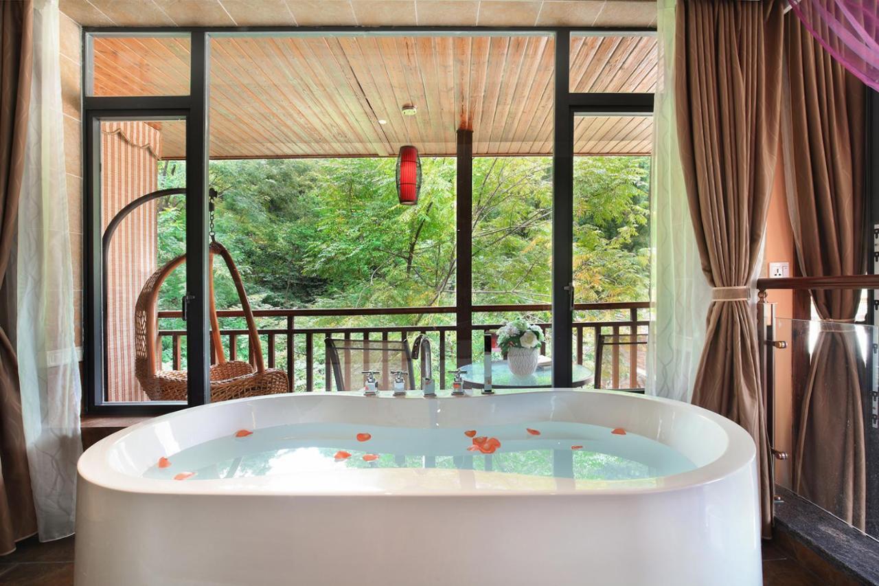 Blue Sky Hotel Yangshuo Exterior photo
