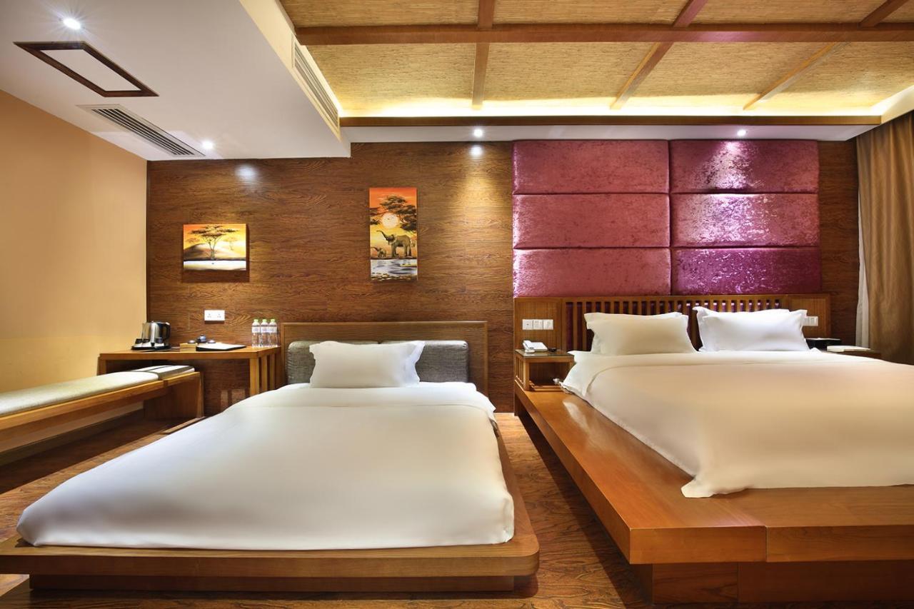 Blue Sky Hotel Yangshuo Exterior photo