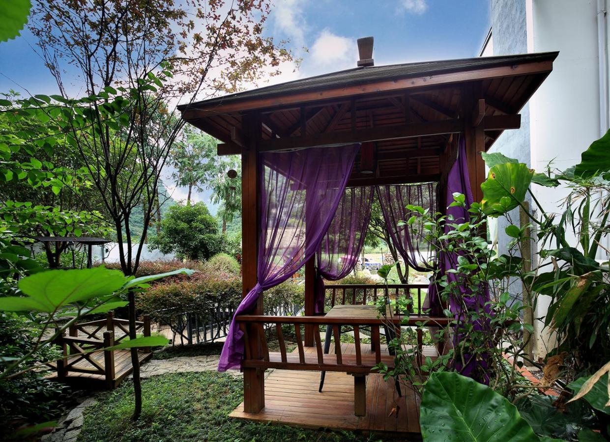 Blue Sky Hotel Yangshuo Exterior photo